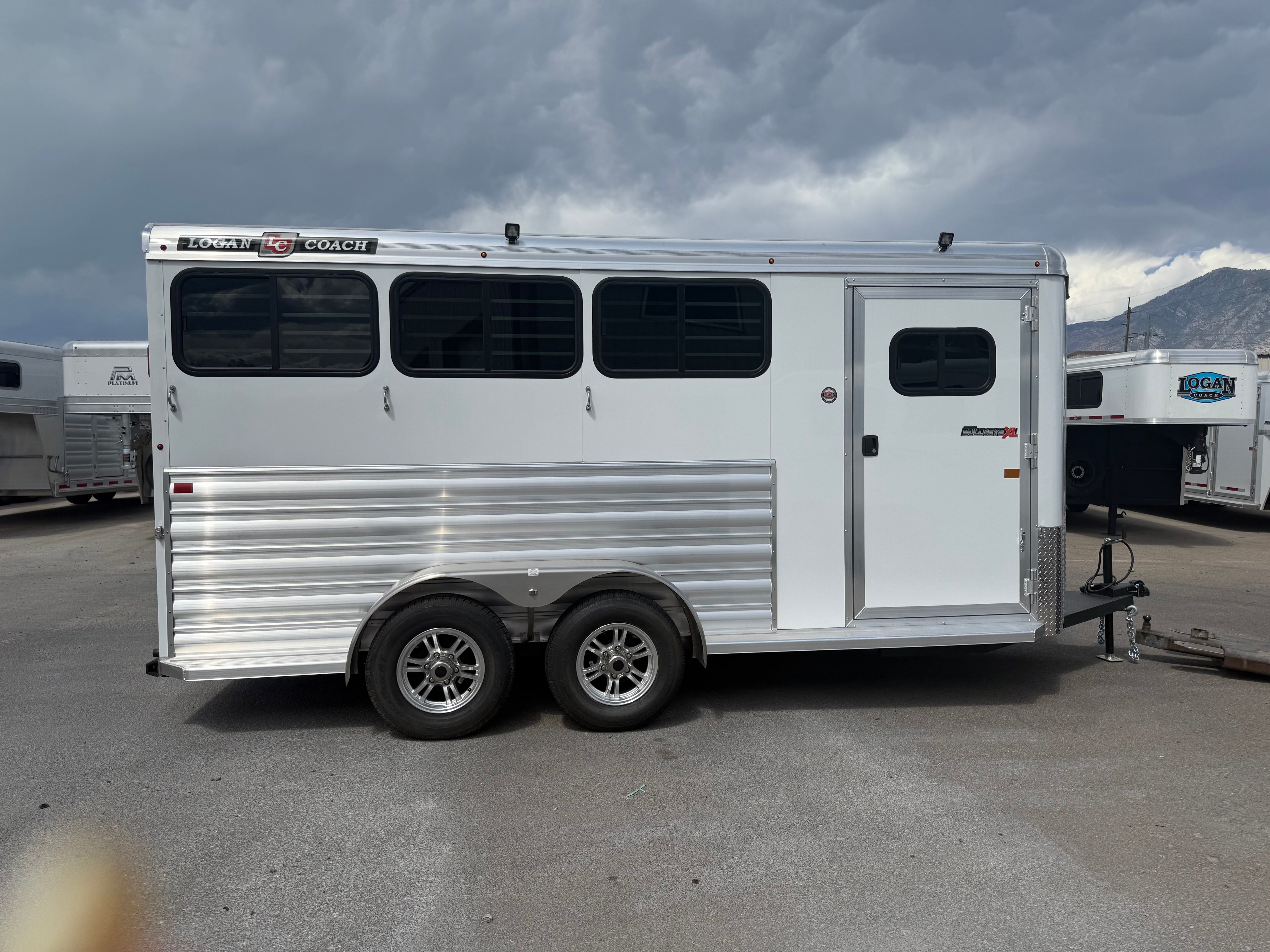 2027 Logan Coach 3H BP Bullseye XL #14417
