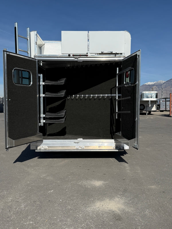 2026 Logan Coach Riot 4 Horse Living Quarters #14008