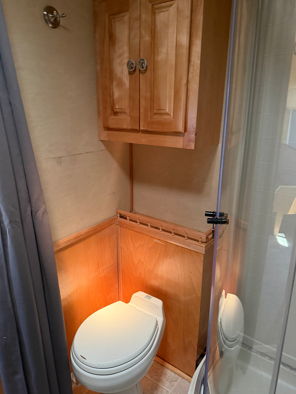 2005 Platinum 4 Horse Living Quarters