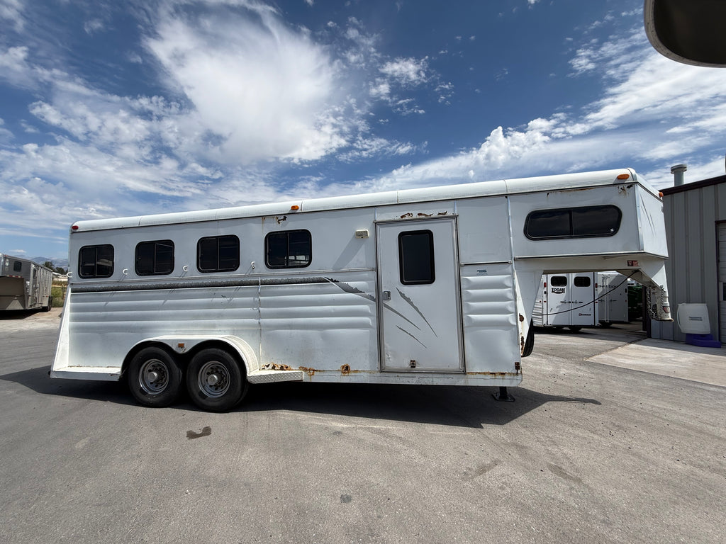 2009 American 4 horse Trailer #01544