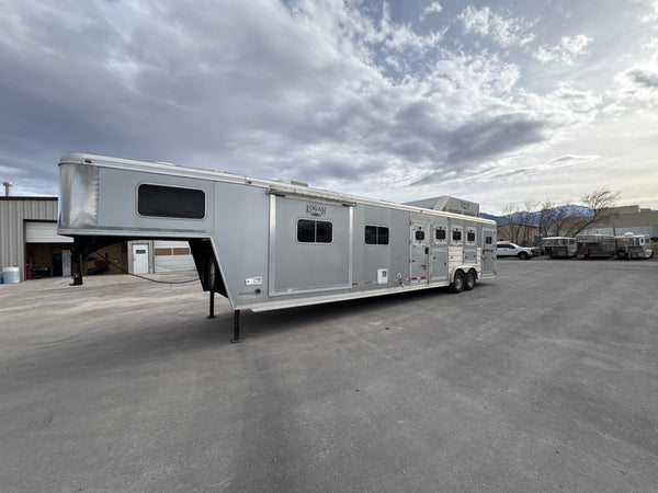 2011 Logan Coach 4 HR Razor LQ #72664