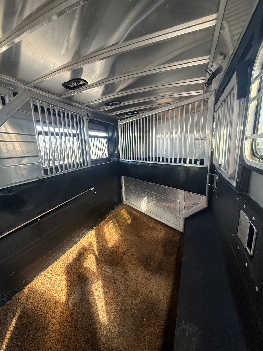 2022 Logan Coach Riot 4H LQ #09718