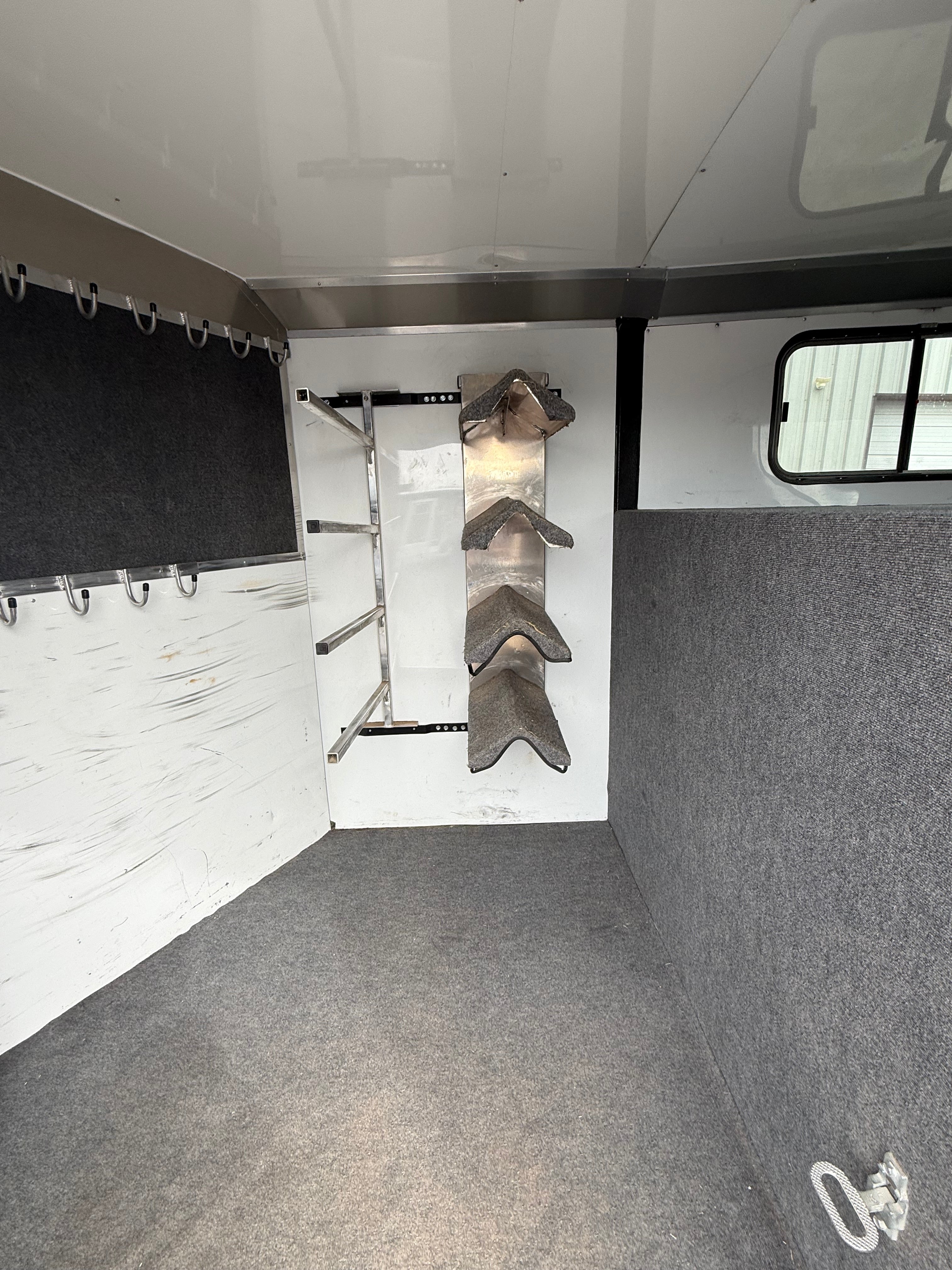 2016 Logan Coach 20’ Stockman #04662