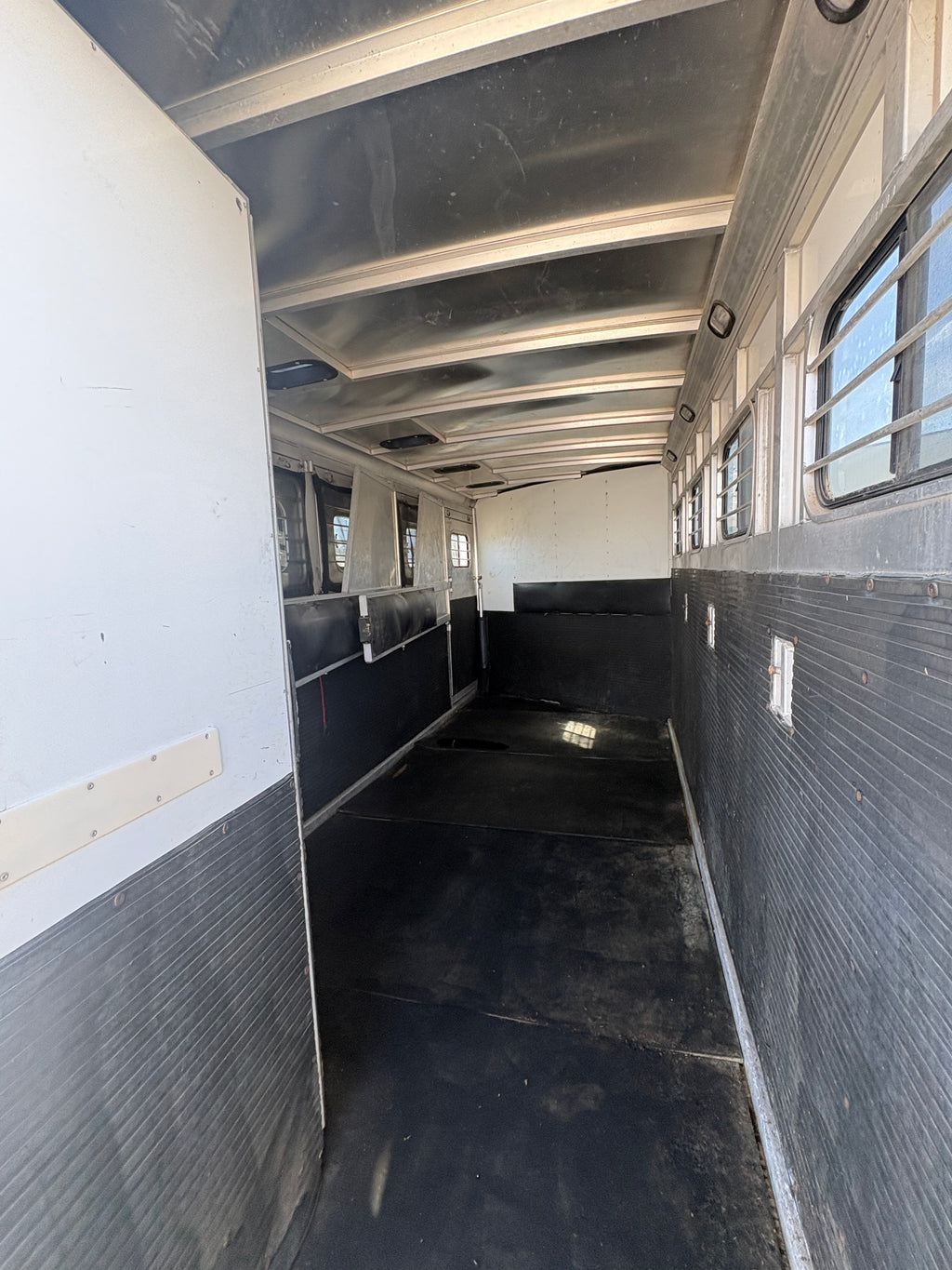 1999 Sundowner 4 Horse Gooseneck