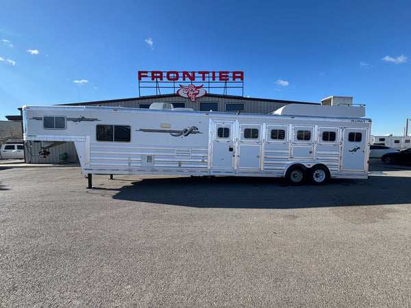 2008 Platinum Coach 5 Horse Living Quarters #4163