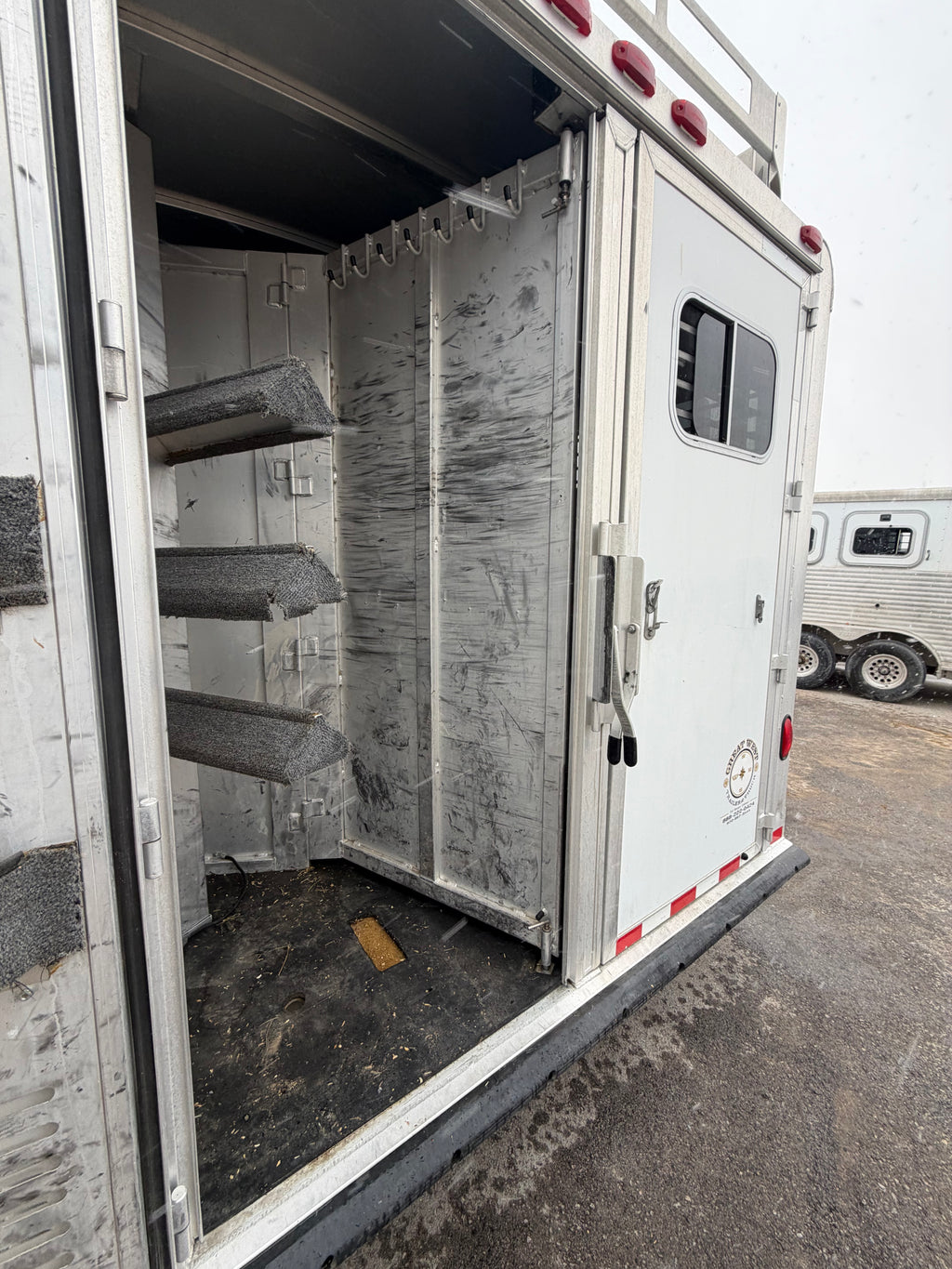 2005 Elite 3 Horse Living Quarters