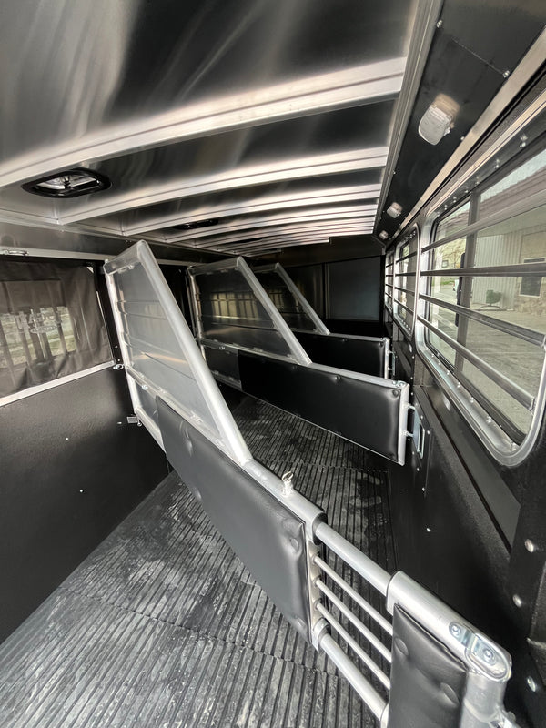 2025 Logan Coach Bullseye 4H XL #13691