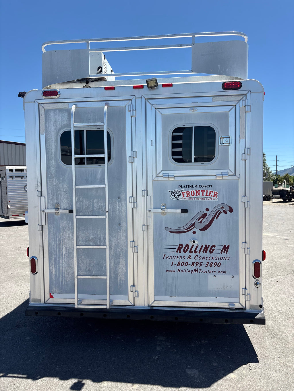 2008 Platinum 4 Horse Living Quarters
