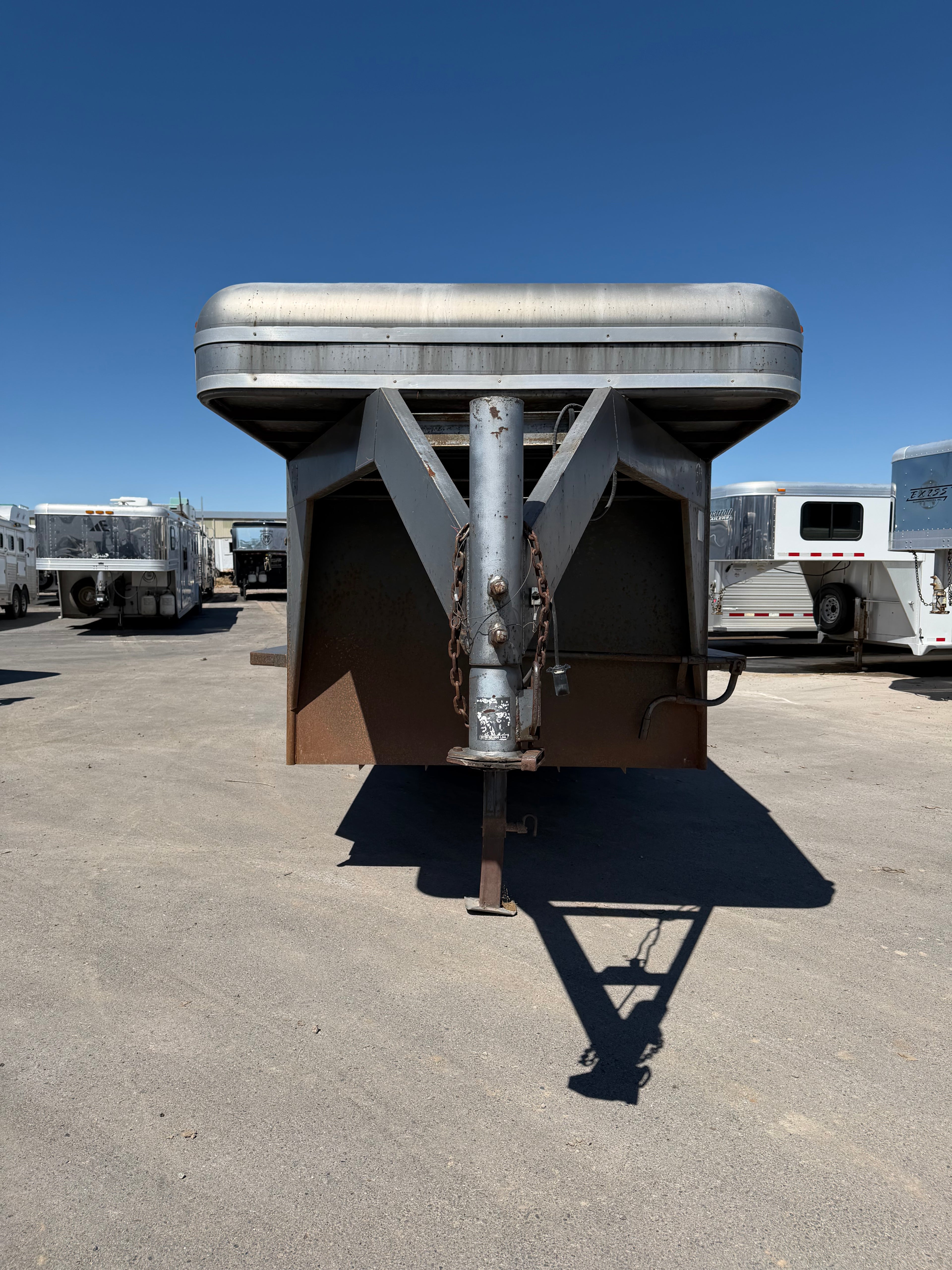 1998 W-W 16’ Gooseneck Stock Trailer