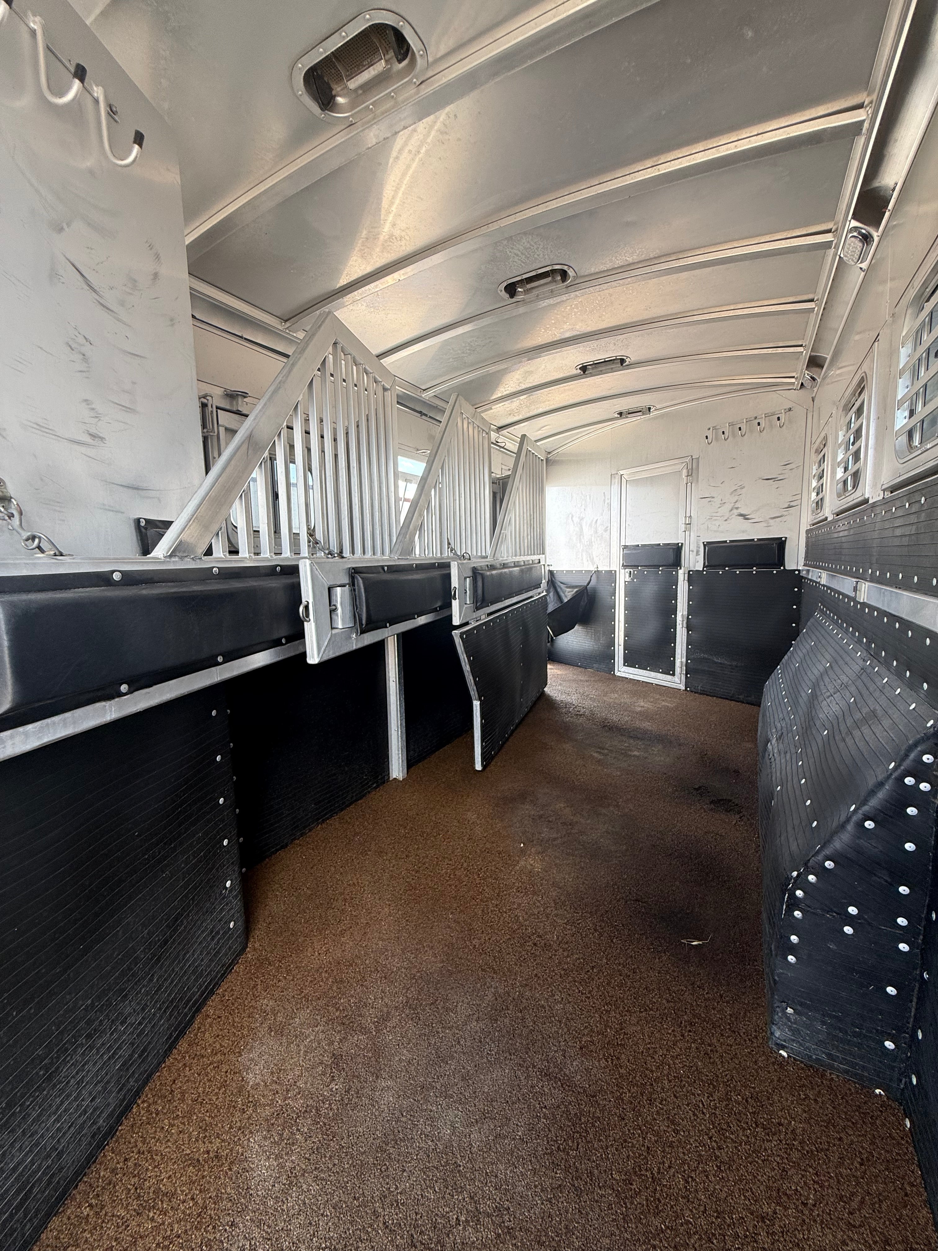 2015 Platinum 4 Horse Living Quarters #07399