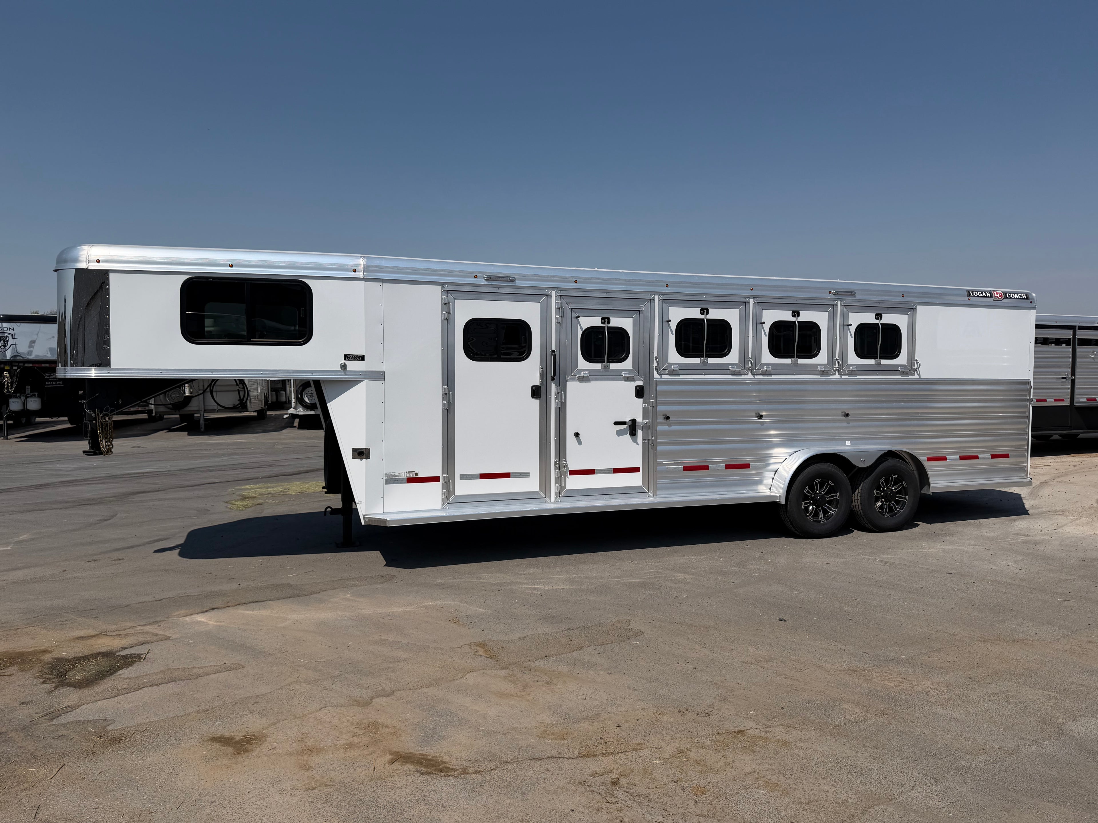 2026 Logan Coach Riot 4 Horse #14384