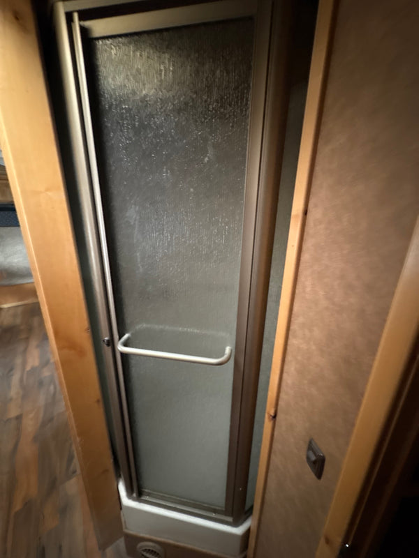 2011 Logan Coach 4 HR Razor LQ #72664