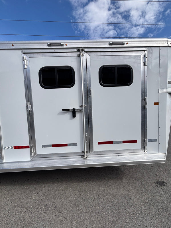 2025 Logan Coach Riot 4 Horse Trailer #13694