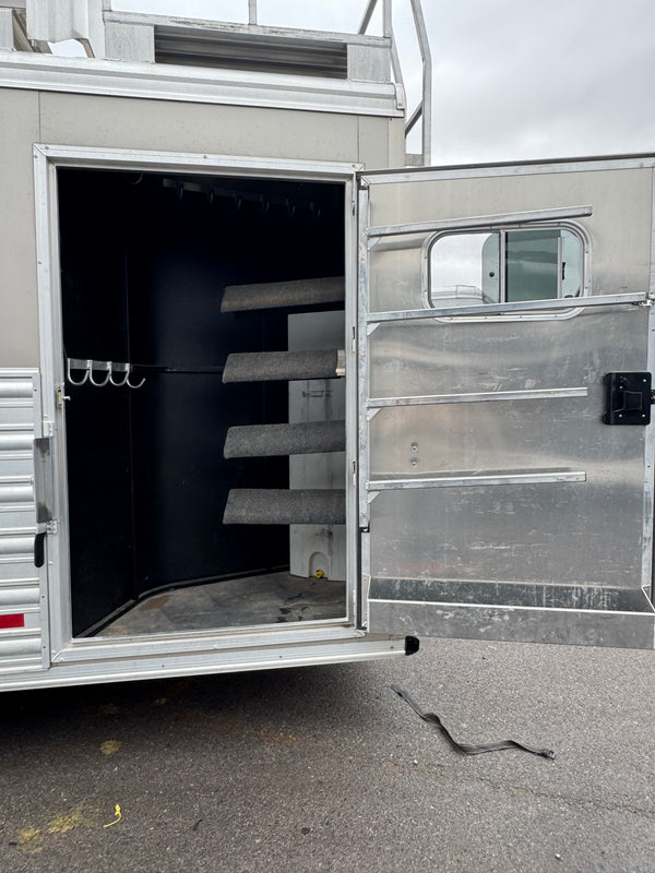 2015 Logan Coach 4 Horse LQ #72021