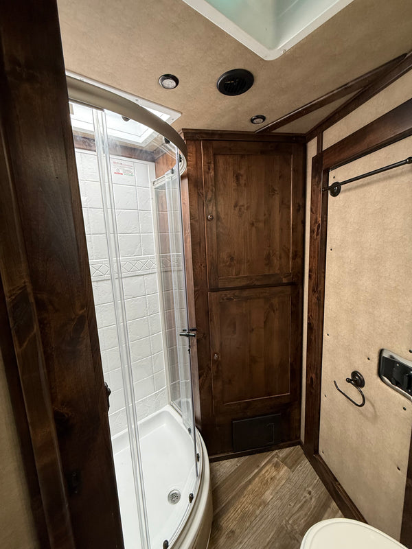 2026 Logan Coach Riot 4 Horse Living Quarters #14008