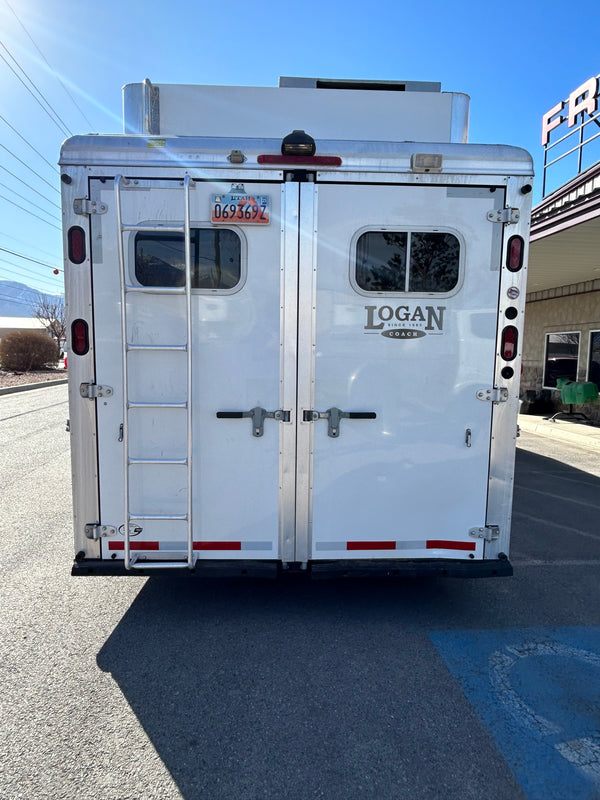 2011 Logan Coach Razor 4 Horse LQ #2730