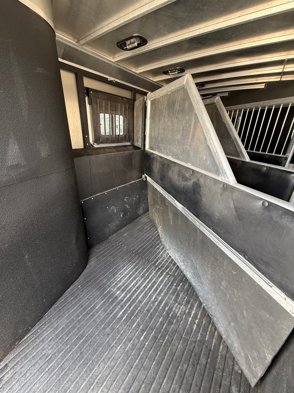 2012 Logan Coach 4H Razor XLT LQ #72351