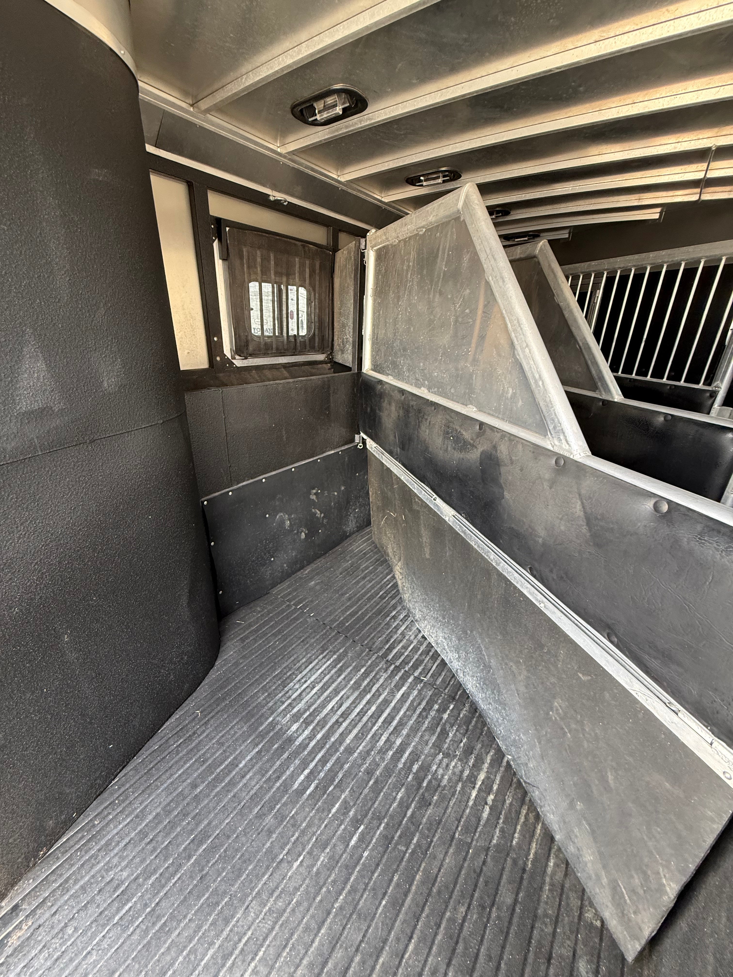 2012 Logan Coach 4H Razor XLT LQ #72351