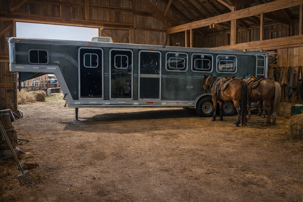 2002 Side Kick 4 Horse Gooseneck