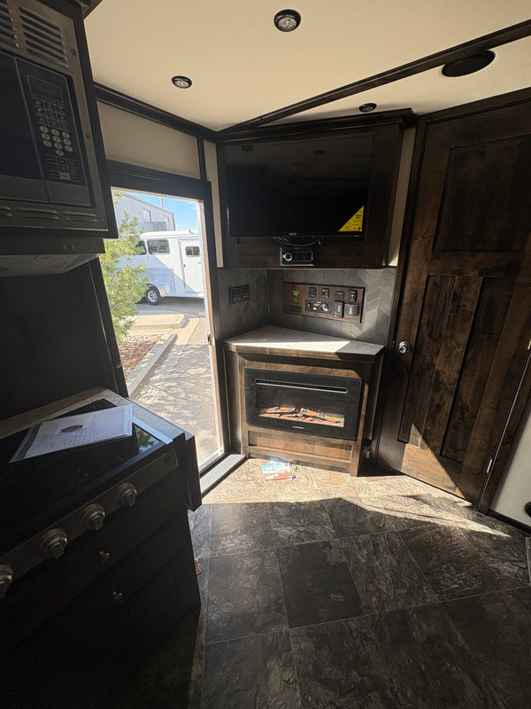 2025 Logan Coach Stock Combo LQ