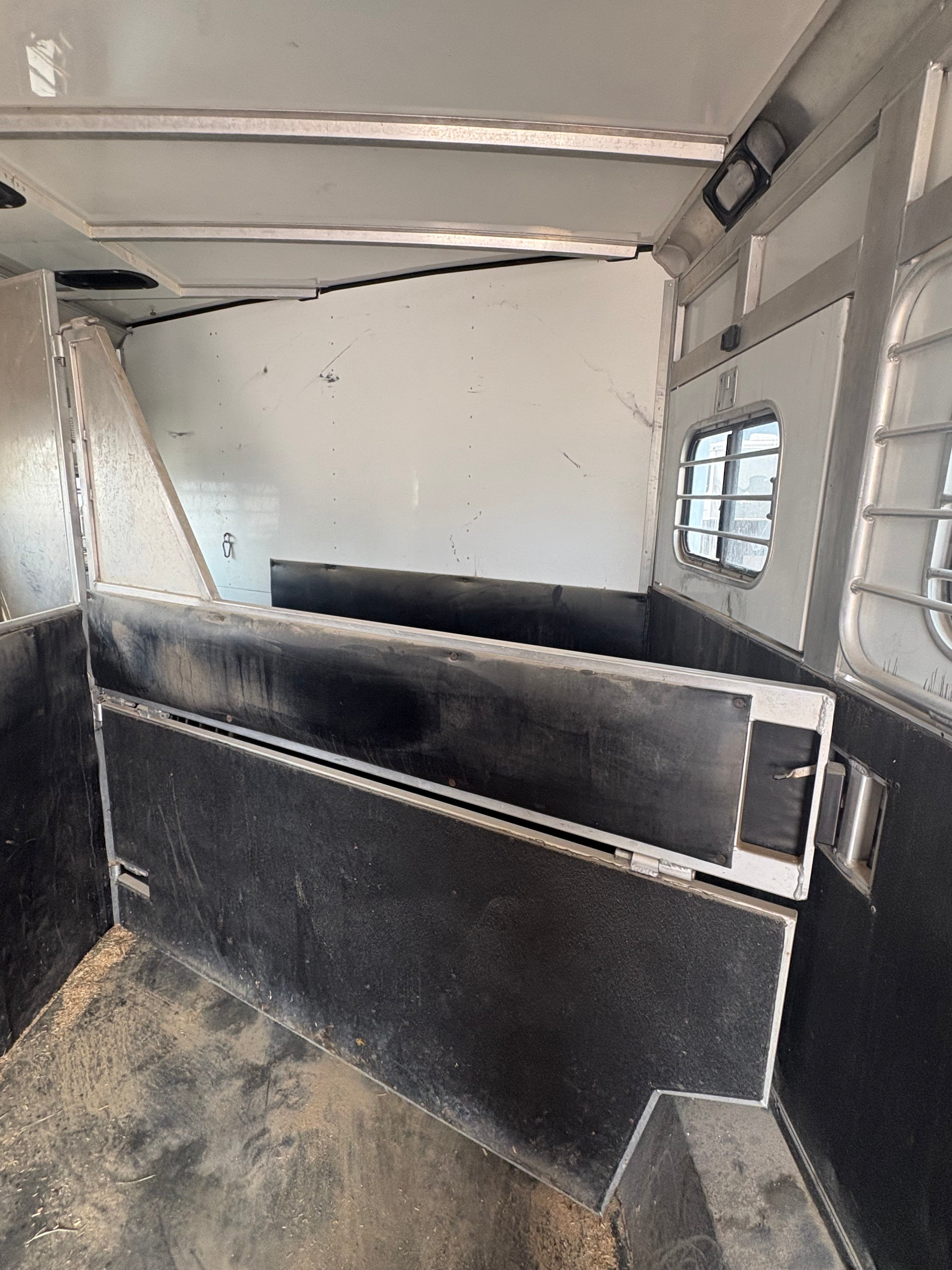 2002 Sundowner 4 Horse LQ
