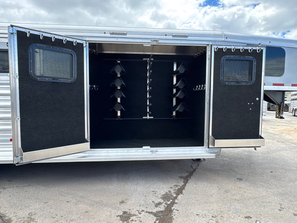 2026 Logan Coach Riot 4 Horse T/T #14157