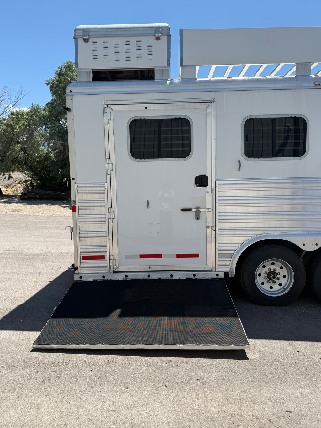 2018 Logan Coach Limited 4 Horse Living Quarters