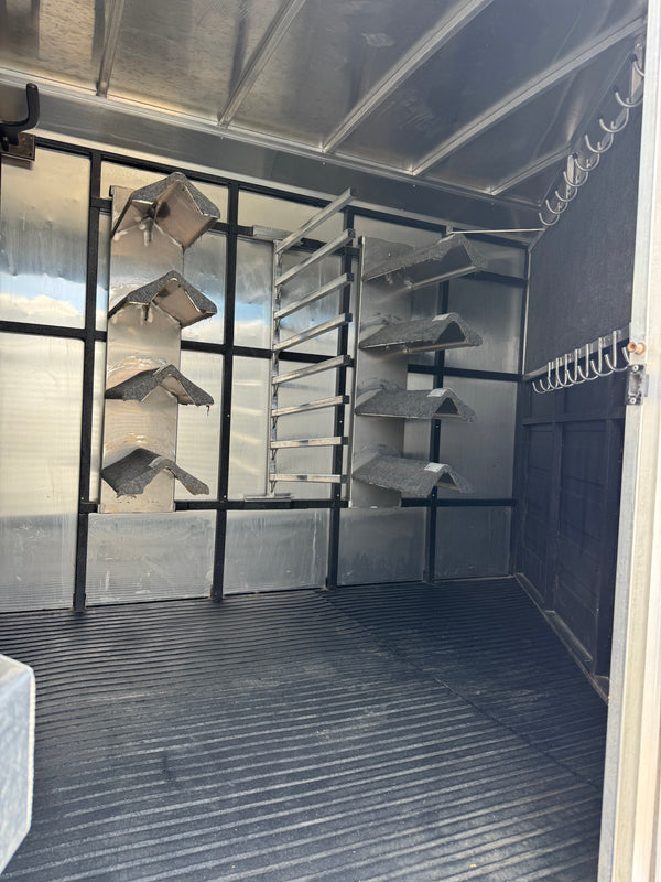 2017 Logan Coach Riot 4 Horse