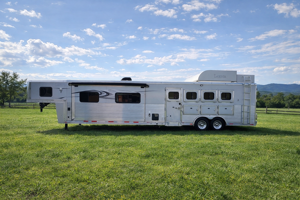 2014 Lakota Big Horn 4 Horse LQ