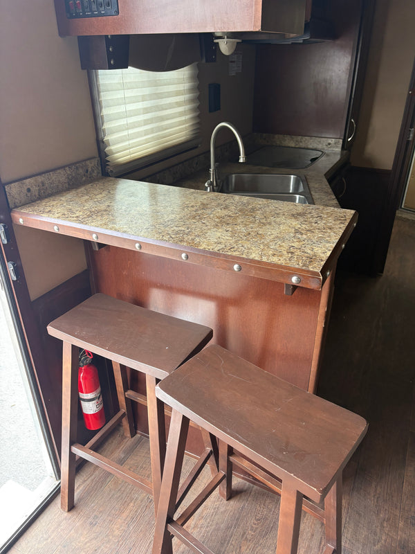 2015 Featherlite 4 HR LQ #40987