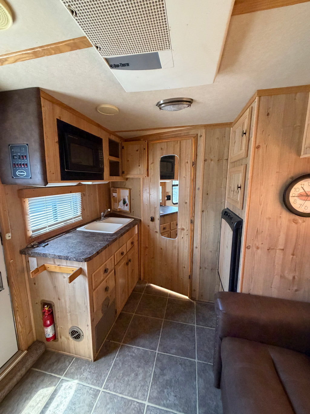 2004 Sundowner 6 Horse LQ #4288