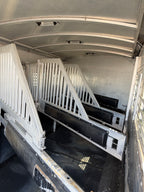 2005 Platinum 4 Horse Living Quarters