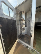 2004 Platinum 3 Horse Living Quarters