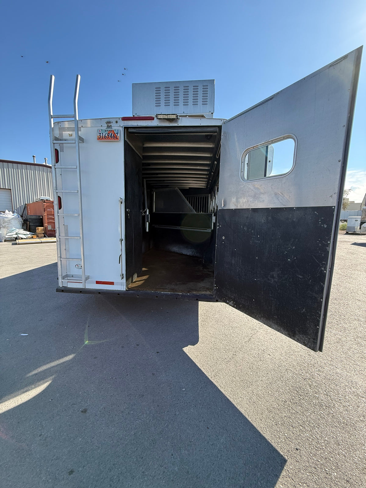 2011 Logan Coach 5H LQ #72042