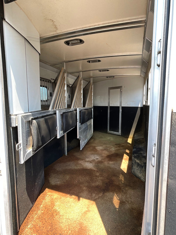 2020 Cimarron 4 Horse Living Quarters
