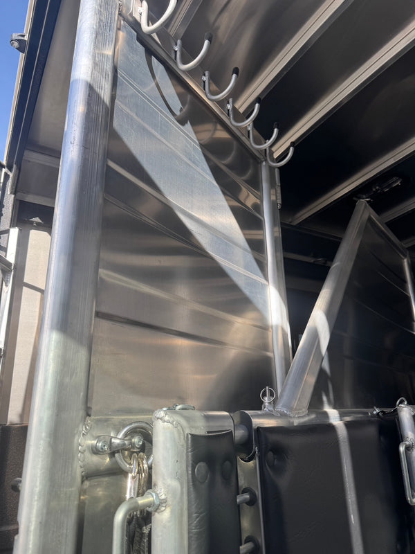 2025 Logan Coach Bullseye 4 Horse LQ #13240