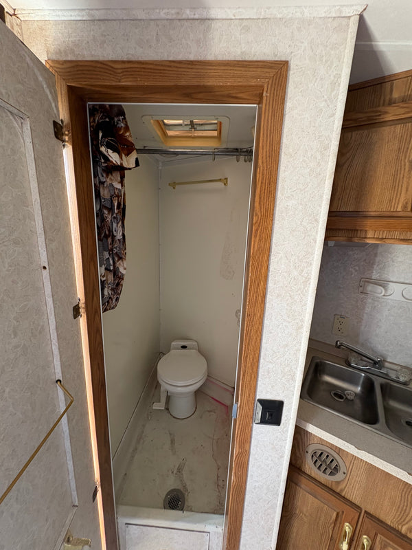 2000 Sundowner 4 Horse Trail Blazer LQ