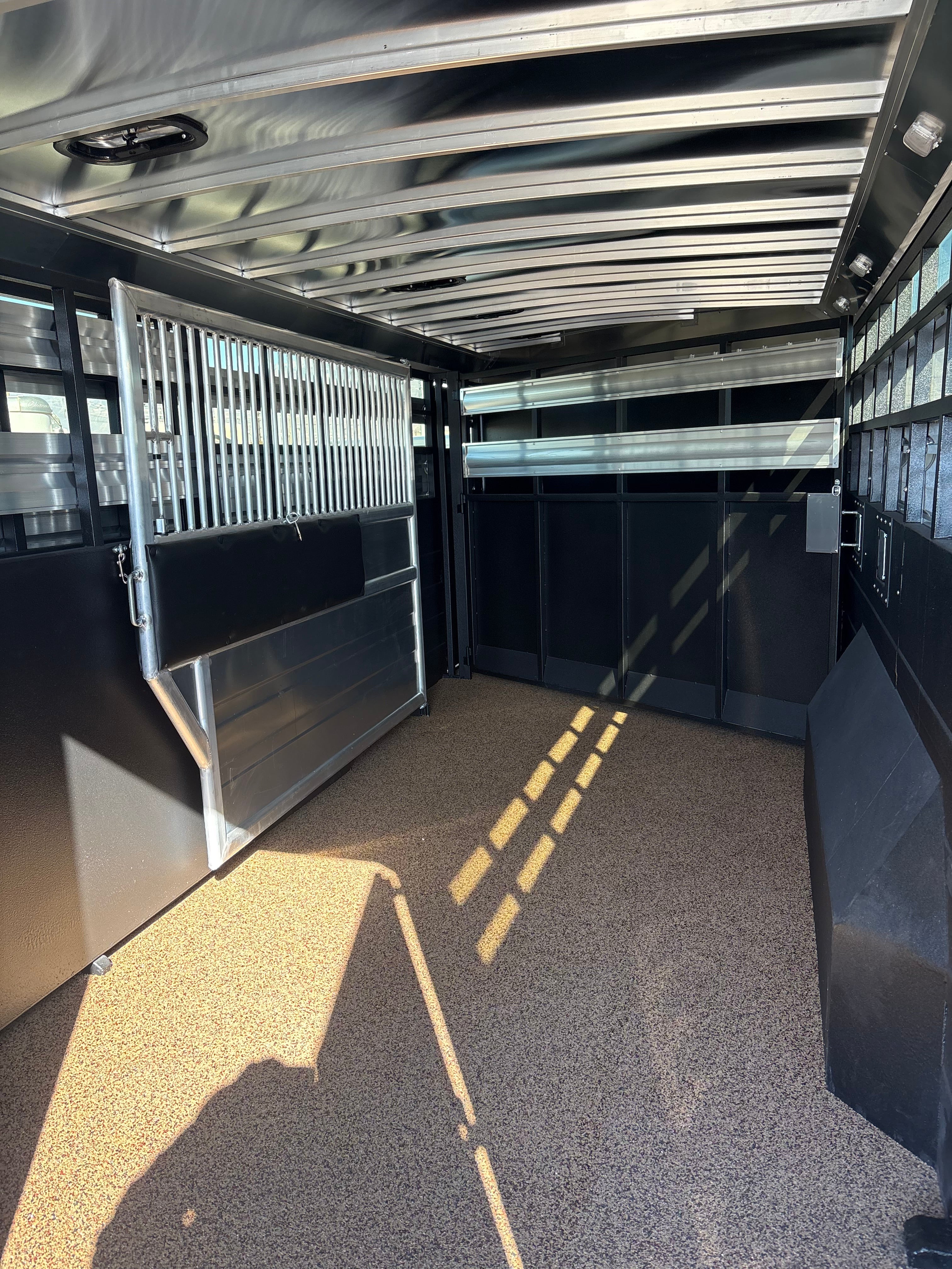 PRICE REDUCED!!!! 2026 Logan Coach 26’ Stockman Combo #14014