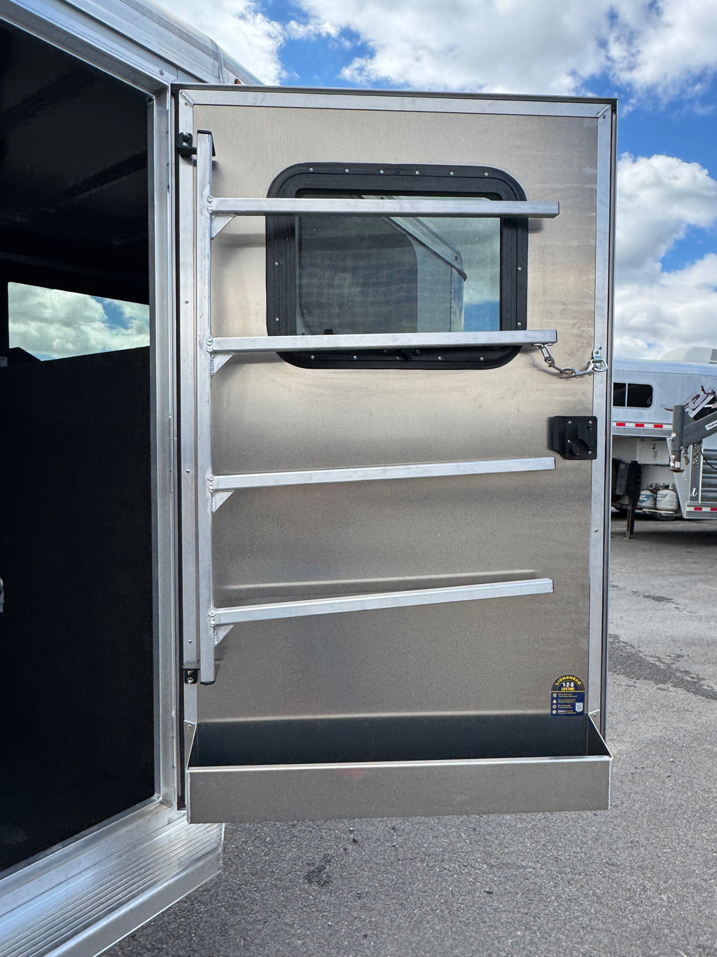 2026 Logan Coach Riot 4 Horse DMD #14158