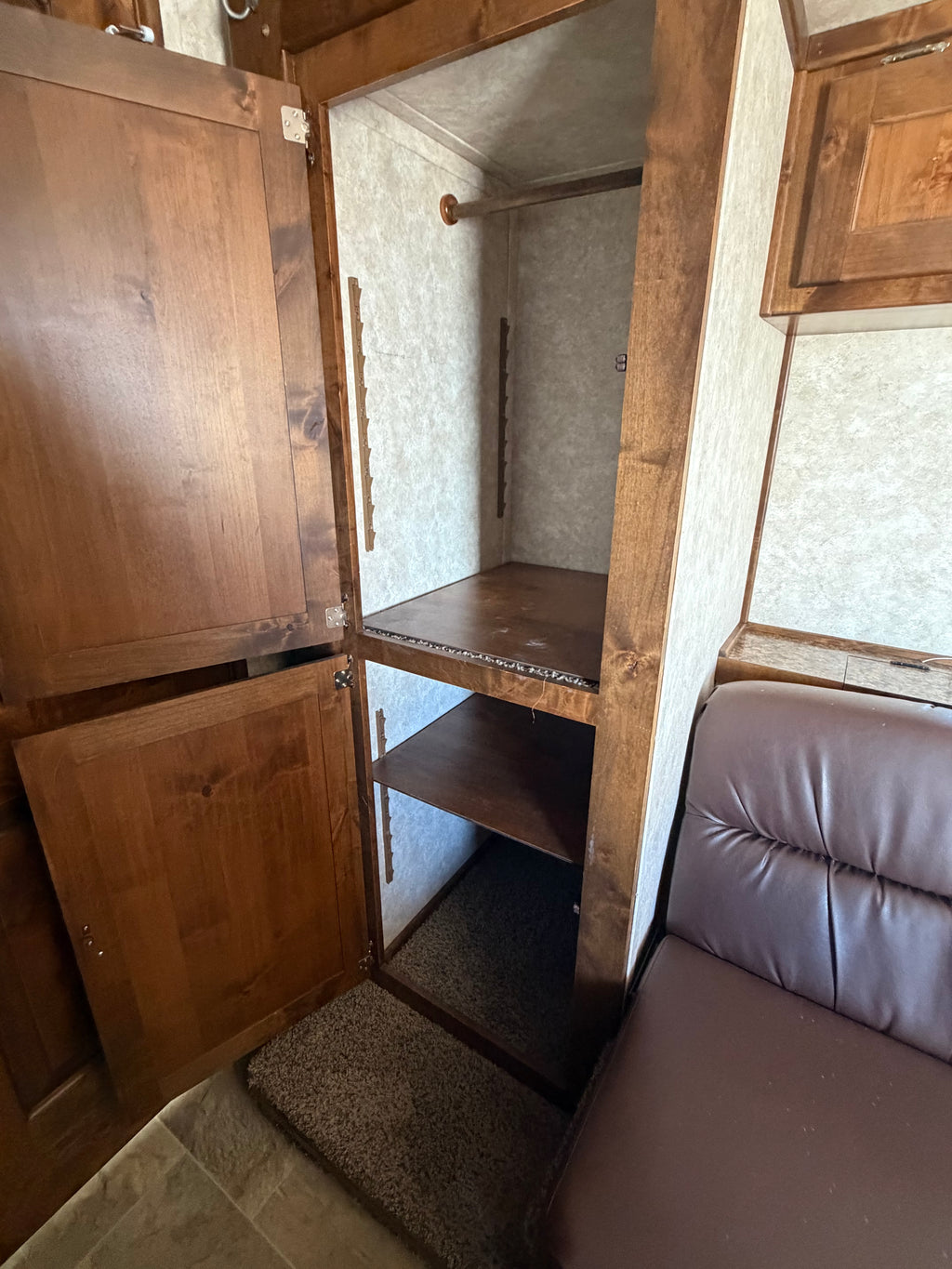 2018 Logan Coach Limited 4 Horse Living Quarters