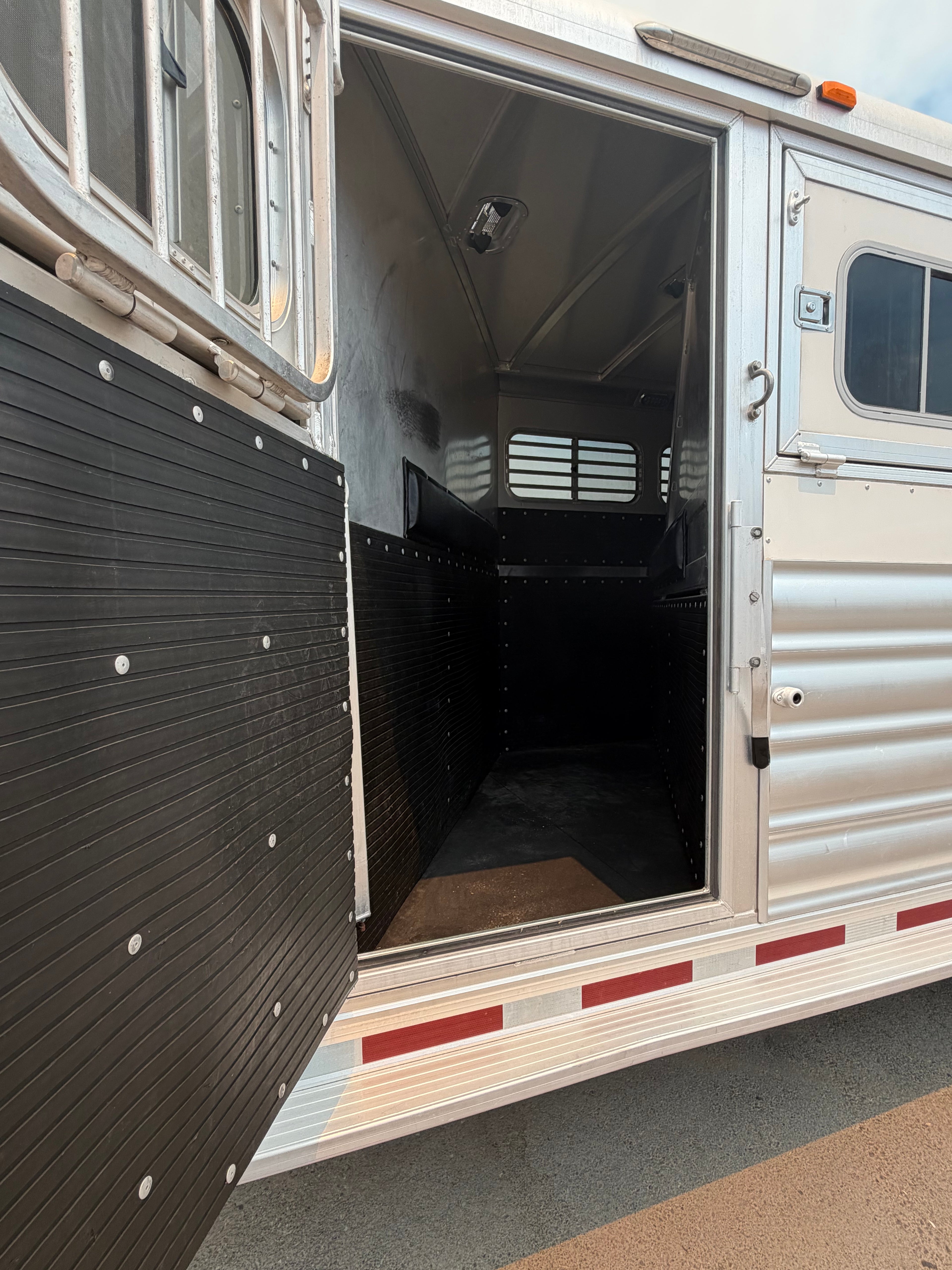 2018 Platinum 4 Horse Gooseneck
