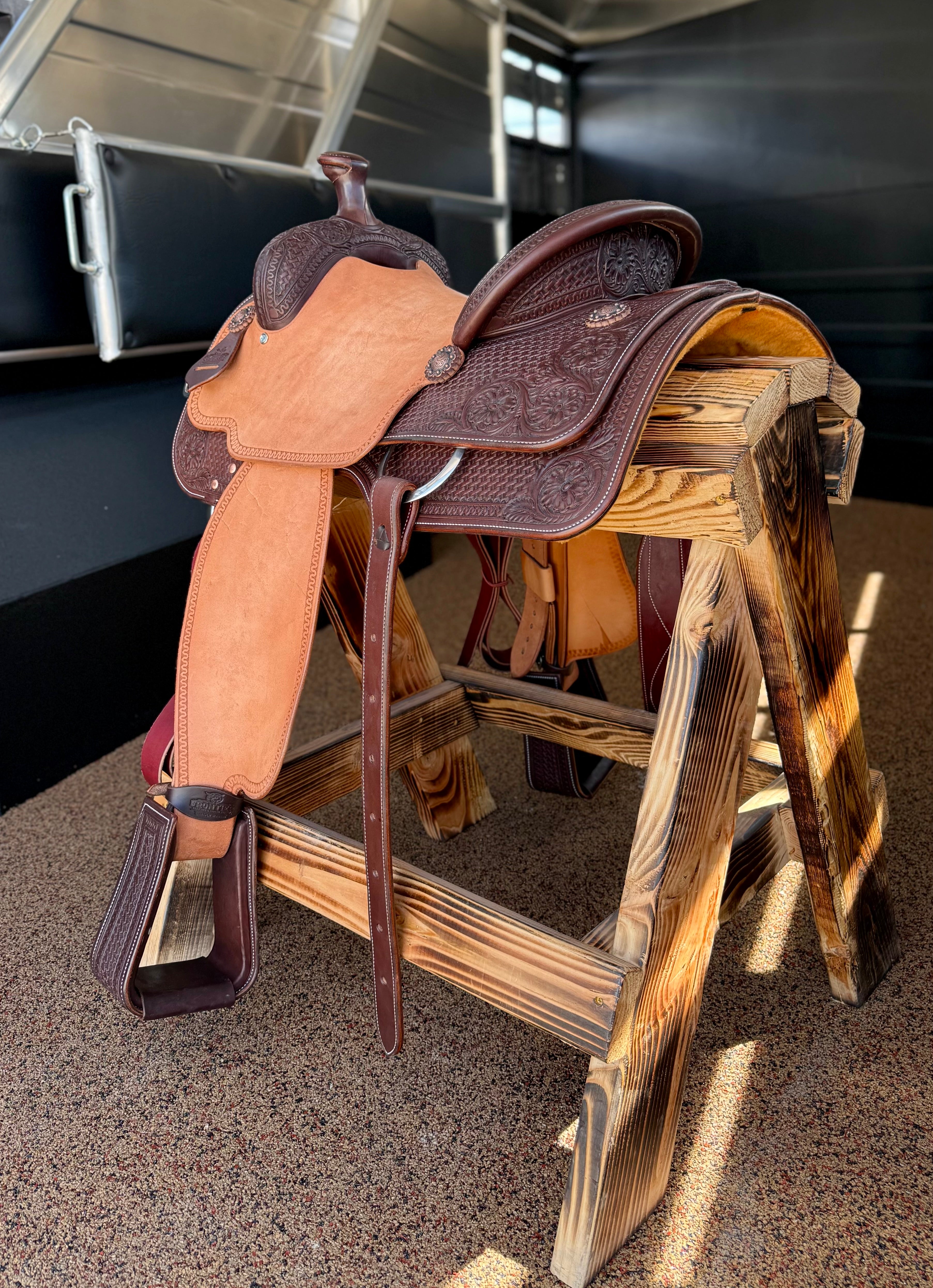 Frontier 14.5” Two Toned Leather Team Roper Saddle
