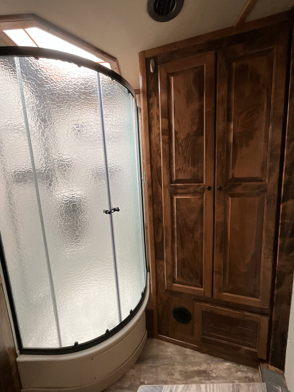 2020 Cimarron 4 Horse Living Quarters