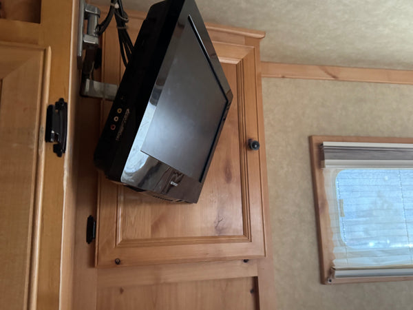 2006 Bloomer 6 Horse Living Quarters