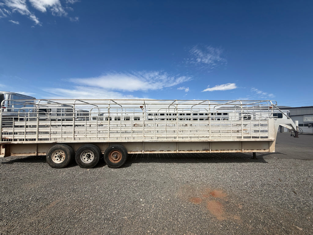 1995 Bar Top Cattle Trailer 32ft Long