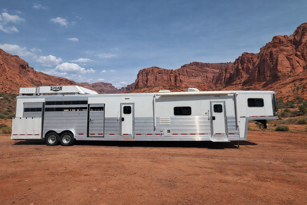 2017 Logan Coach Stock Combo Living Quarters