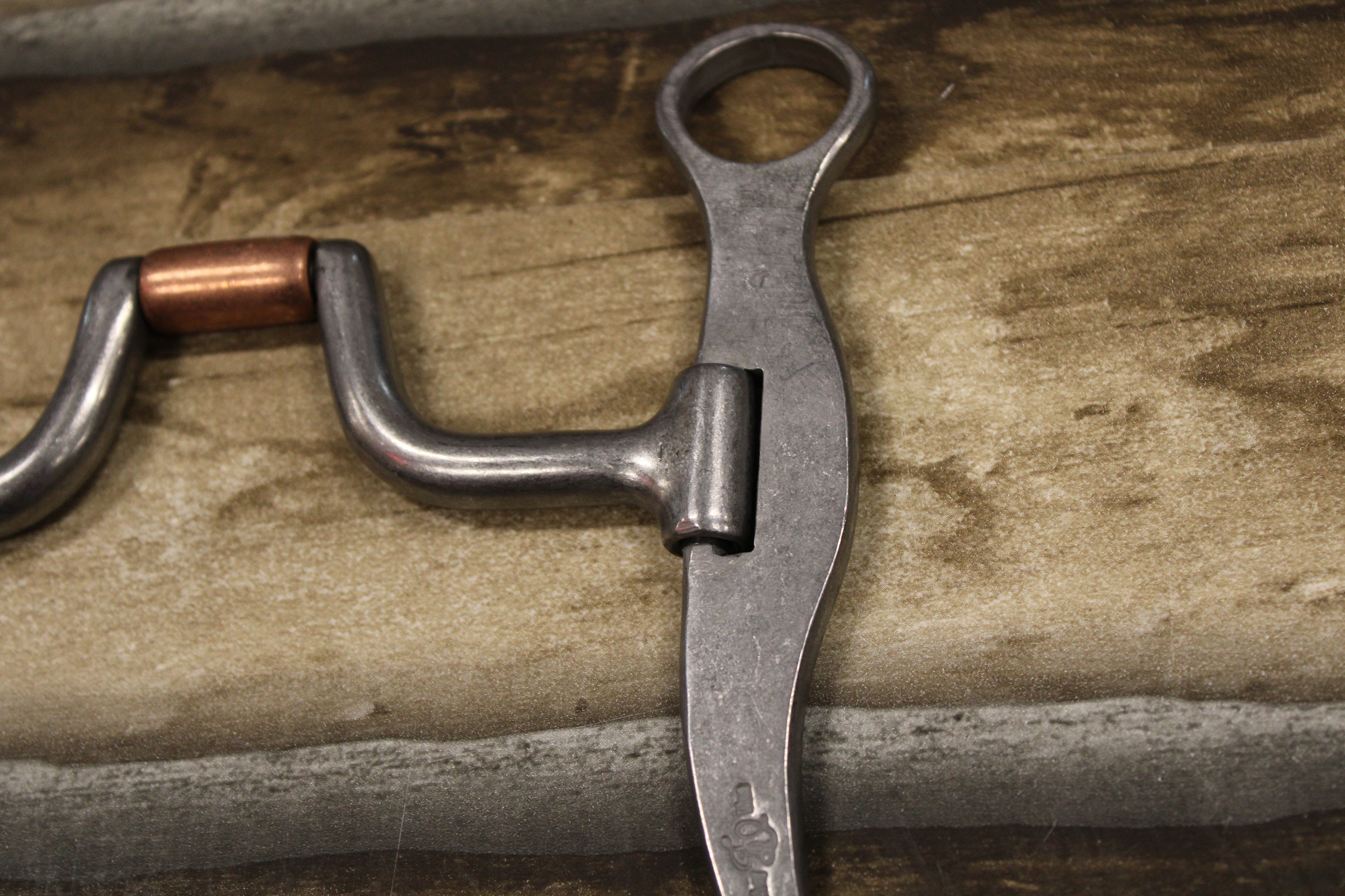JO Cowboy Line Long 640 Shank Hing Port