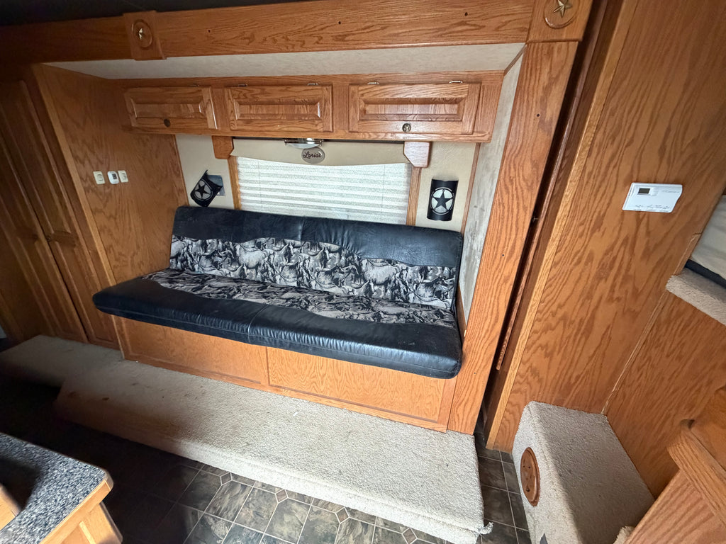 2005 Elite 3 Horse Living Quarters