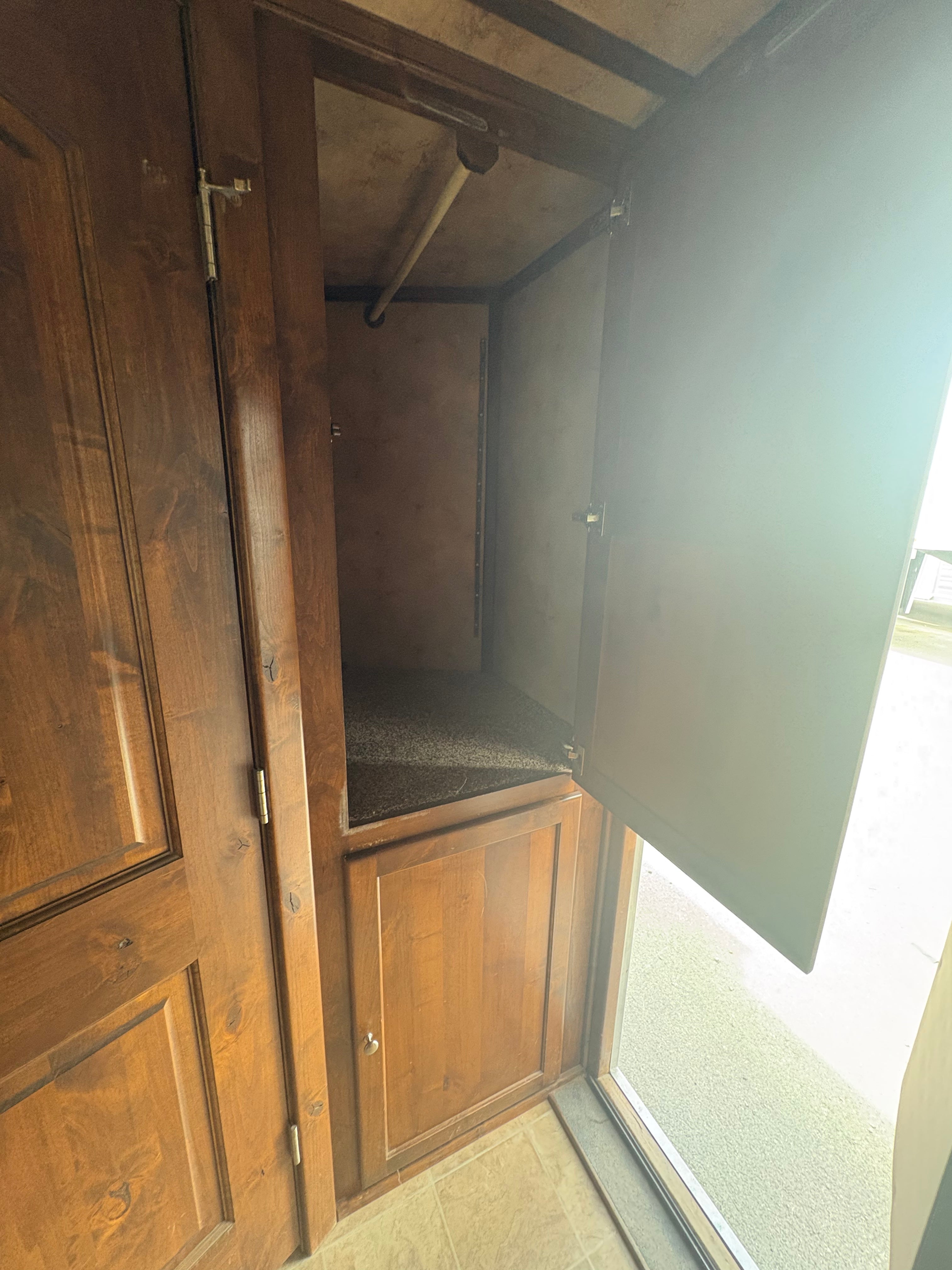 2016 Logan Coach Riot 4 Horse Living Quarters