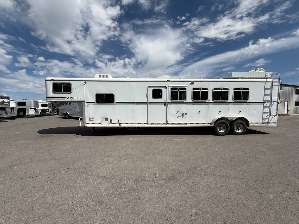 2004 Logan Coach LQ #01136